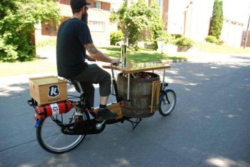 bici strana con motore